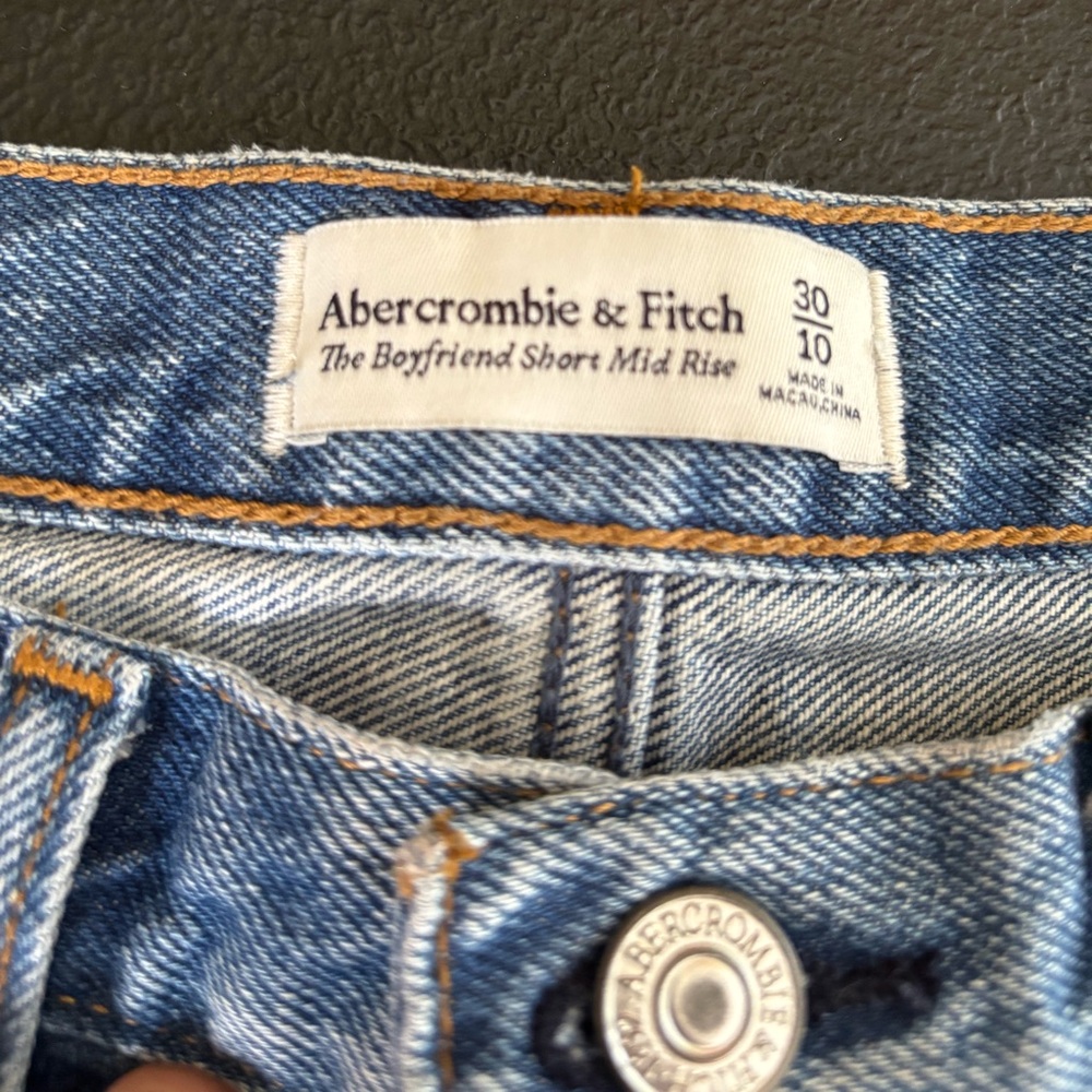 Women’s Abercrombie & Fitch The Boyfriend Short Mid Rise Denim Blue Jean Shorts - Picture 7 of 7